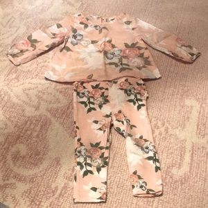 Old Navy Two Piece Baby Girl’s Outfit 12-18M